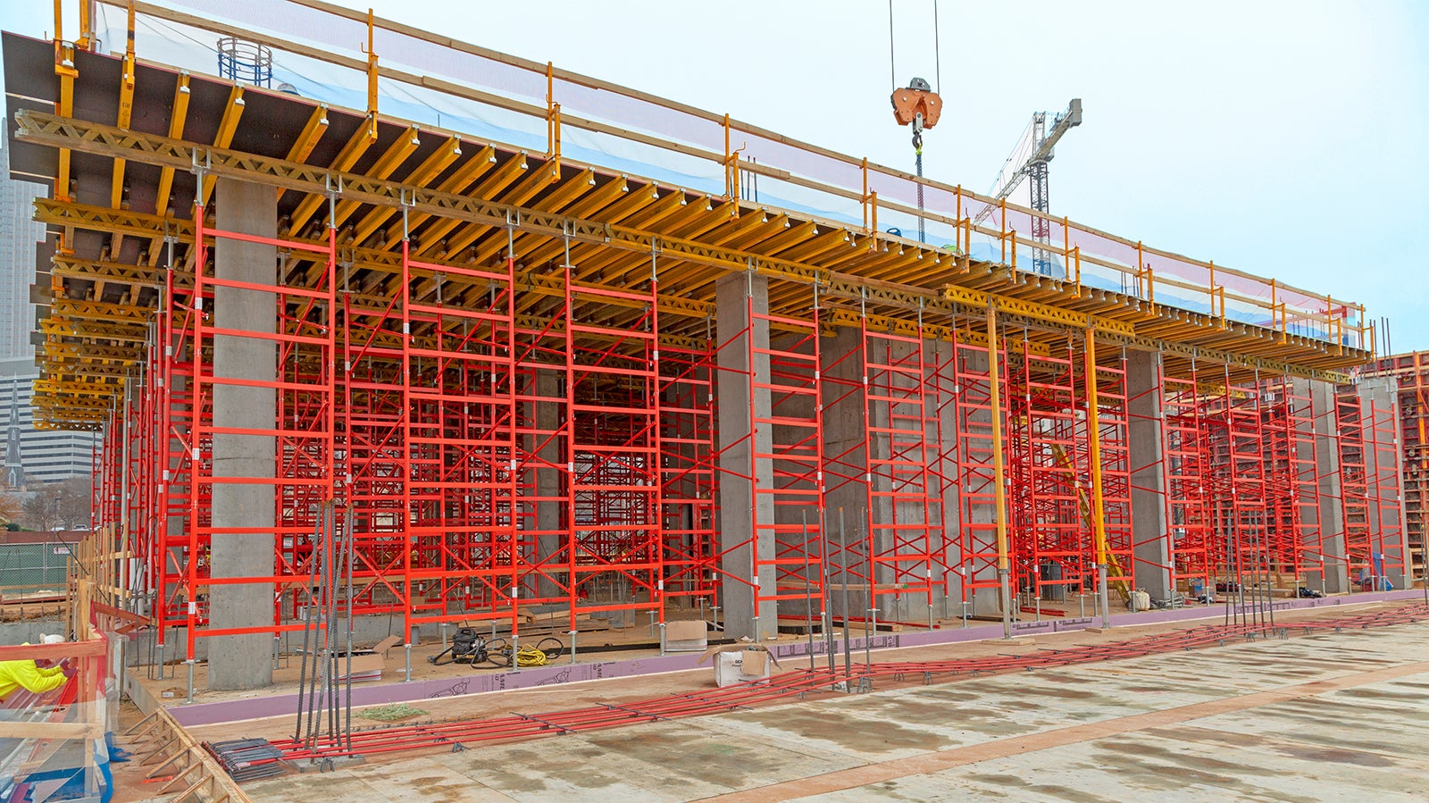 PD 5 10K shoring tower with integrated safety features and a high load-bearing capacity supports up to 10,000 lbs per leg. 