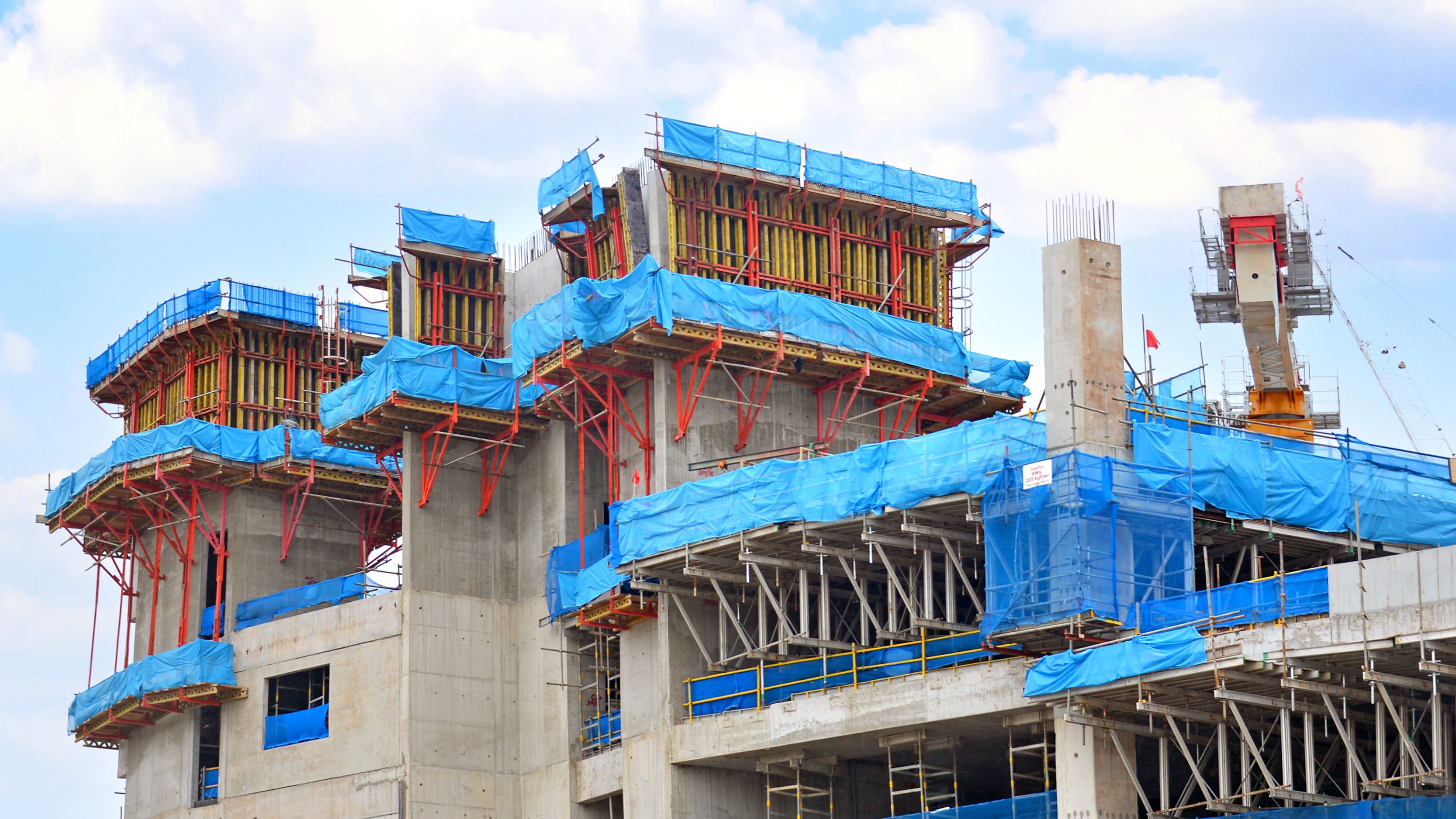 CB Climbing 240/160 - 4.5m of floor to floor casting height