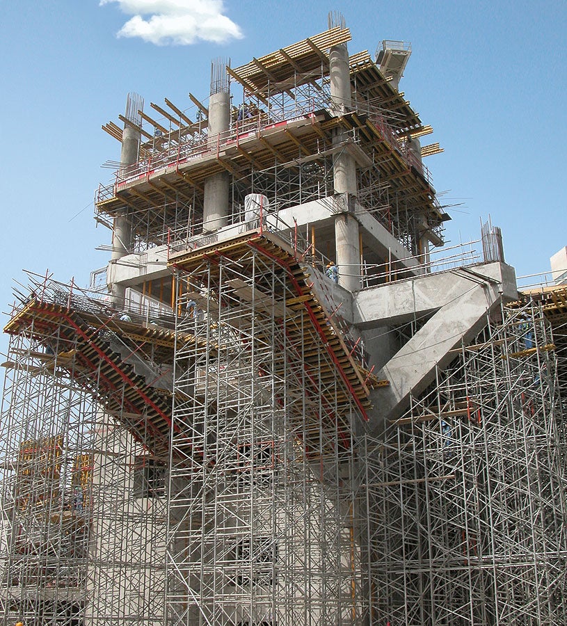Complicated PD 8 falsework with inclined concrete surfaces for constructing a shopping centre.<br/>