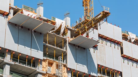 RCS P Fold Down units are capable of opening and closing using integrated hydraulics to give clear access to the working level for cycling table forms.