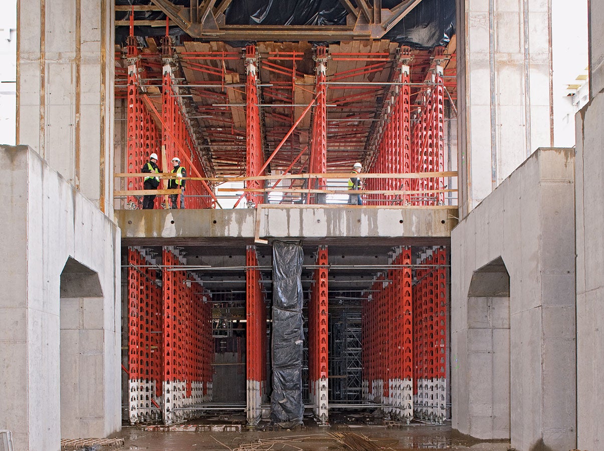 Combined HD 200 prop segments made of steel and aluminium allowed loads to be reliably and effectively transferred. At the same time, this created more working space and shortened assembly times.