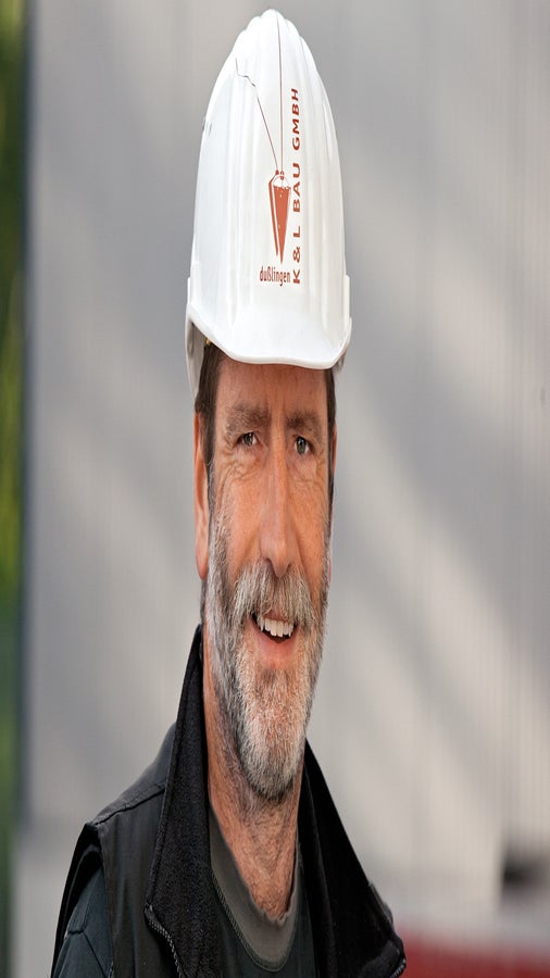 MAXIMO ist die logische Weiterentwicklung der TRIO, mein Personal konnte deshalb sofort mit der Schalung umgehen. Die neue Ankertechnik bringt uns entsprechende Zeitvorteile – schon deshalb, weil wir keine Hüllrohre mehr benötigen. Auch die mittigen Ankerstellen und die geordnete Betonoptik bringen uns weiteren Zusatznutzen. Der höhere Anschaffungspreis rechnet sich!