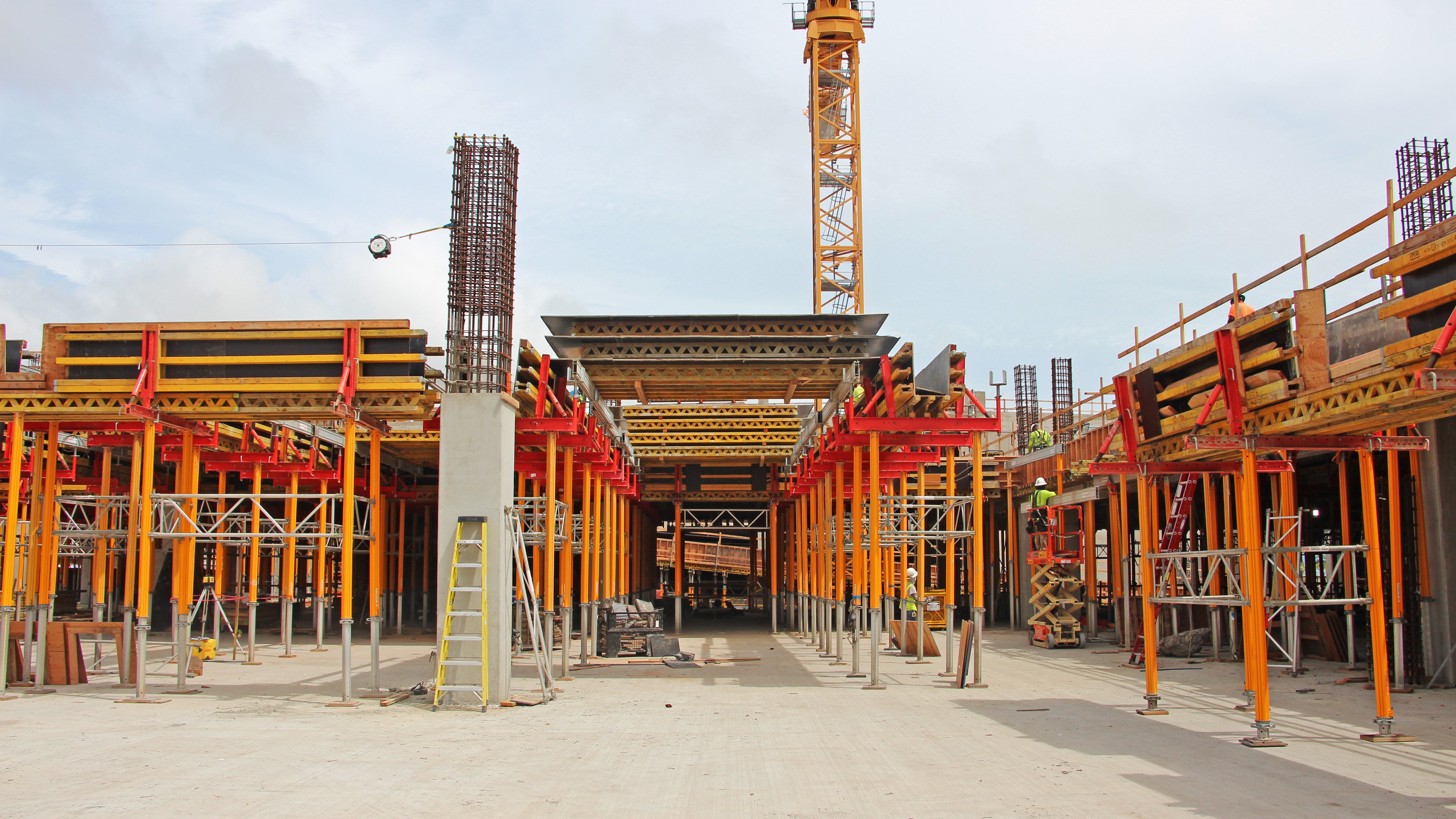 Any beam size can be formed using the flexible GARAGEDECK system. The standard configuration allows for beams up to 30”x36”, but our new system components allow for beams of any size to be formed with the same system benefits and without custom components. 