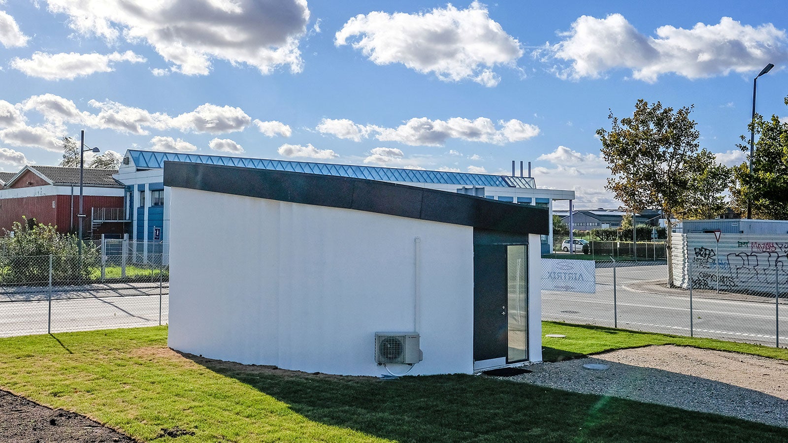 The BOD - Building on Demand - is a small house, built by using a 3D Construction Printer.