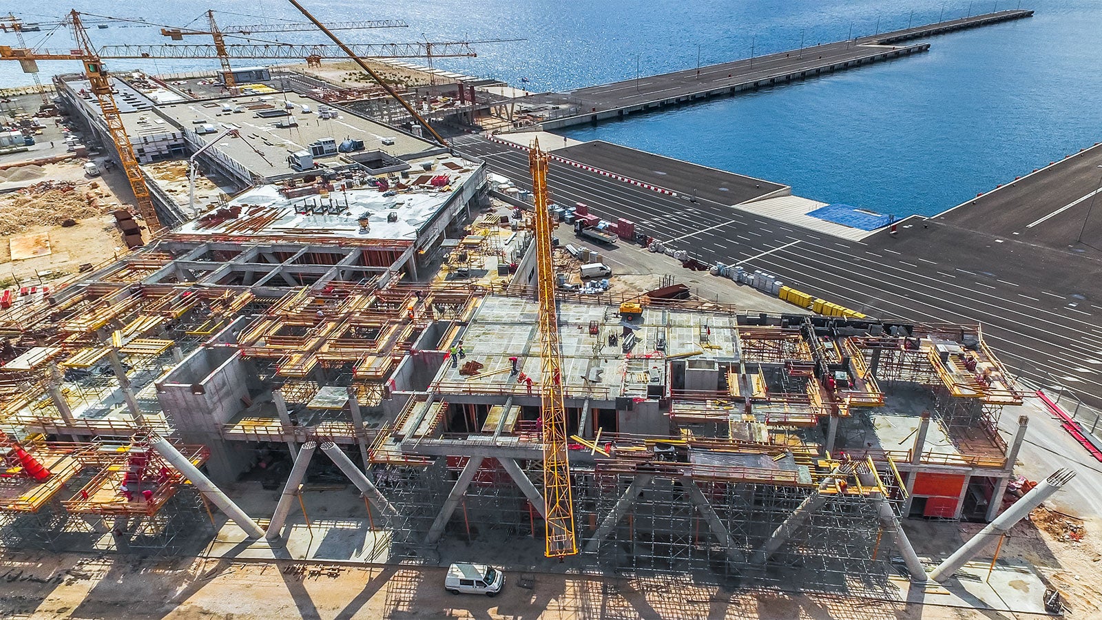 Gazenica sadama uue terminali ehitusel tagas kiire ja katkematu ehitusprotsessi PERI raketise ja tellingu lahendus. <br/>(Foto: PERI Horvaatia)<br/>