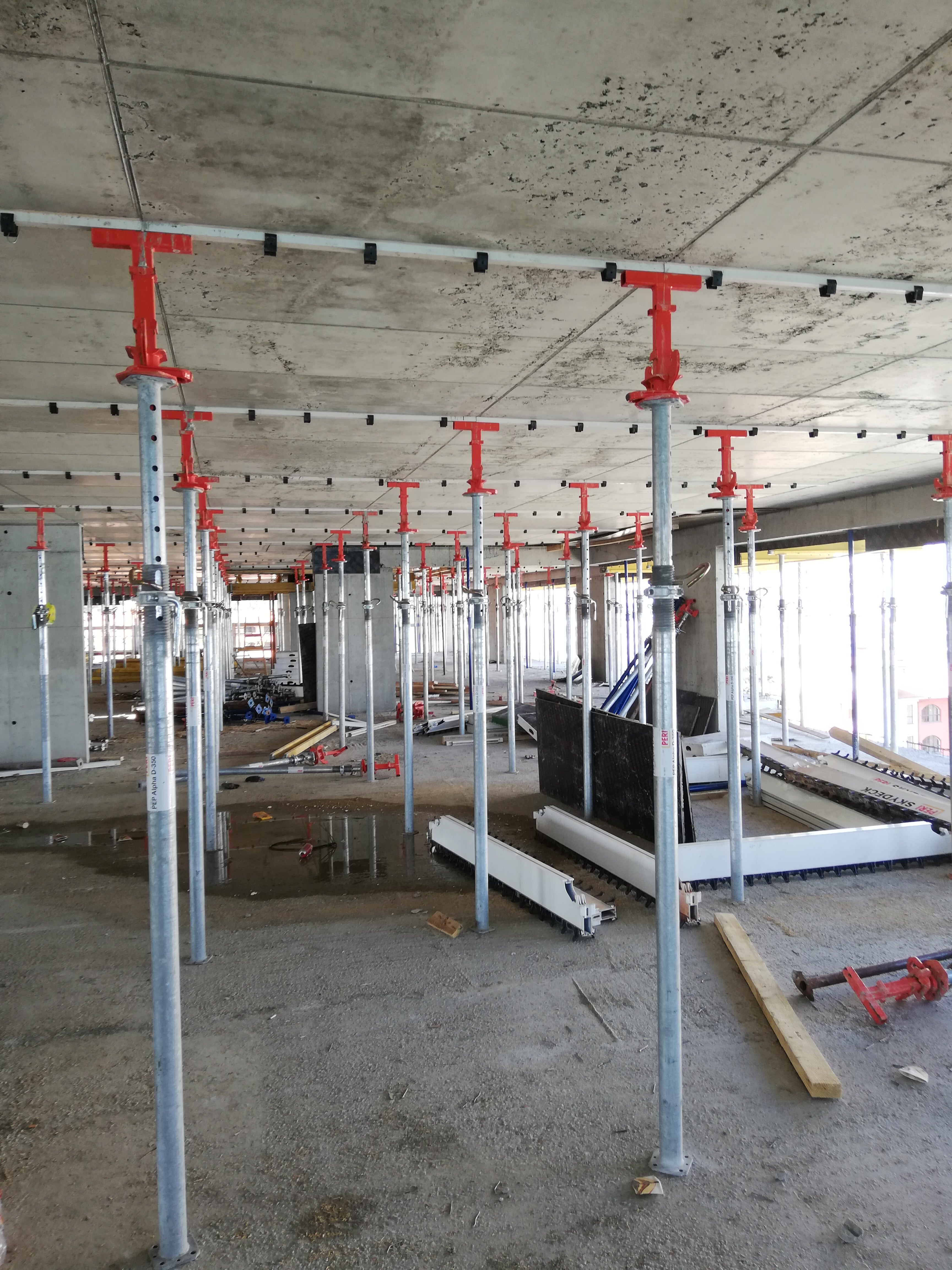 Хоризонтален панелен кофраж SKYDECK за ранно декофриране