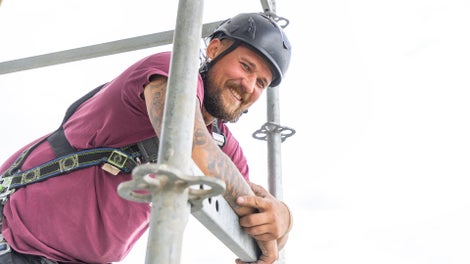 Leichte, handliche Systembauteile ermöglichten eine ergonomische und sichere Gerüstmontage.