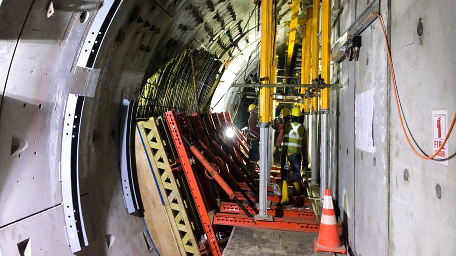 Both VARIO GT 24 Girder Wall Formwork &amp; MULTIPROP are used in this project.