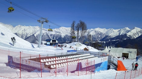 Леса PERI UP Flex используются для основания, на котором устанавливаются сиденья. В данном случае - 112 посадочных мест. Основание трибуны легко выдерживает такую нагрузку, так как несущая способность лесов до 600 кг на м кв.