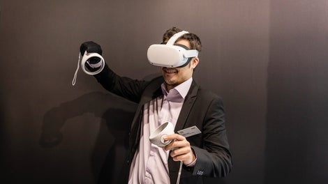 Using augmented and virtual reality, visitors were able to walk through projects virtually or project them into the physical environment. As a result, the virtual world and real life began to merge in Munich. 