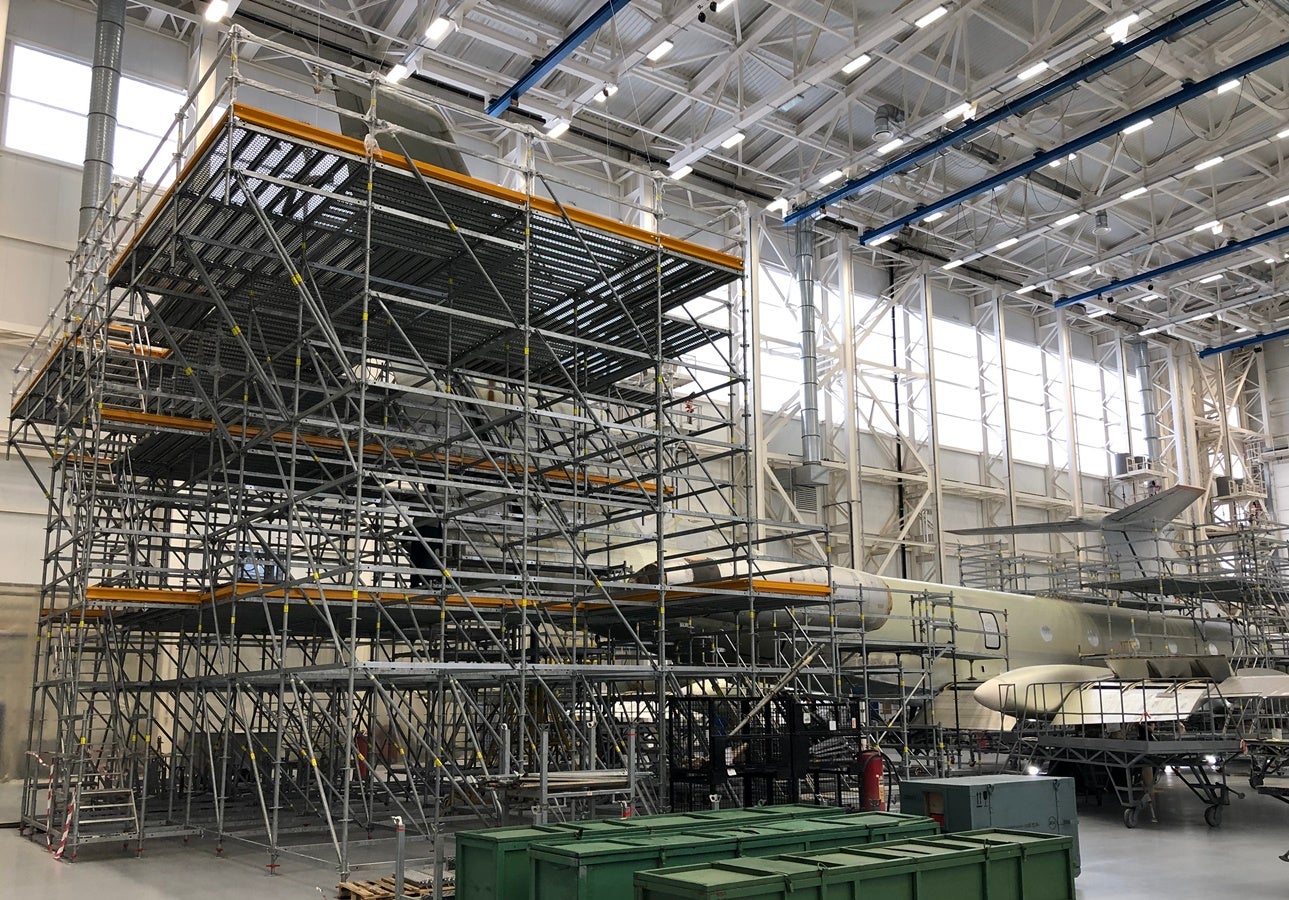 Леса для ведения ремонтных работ воздушных судов