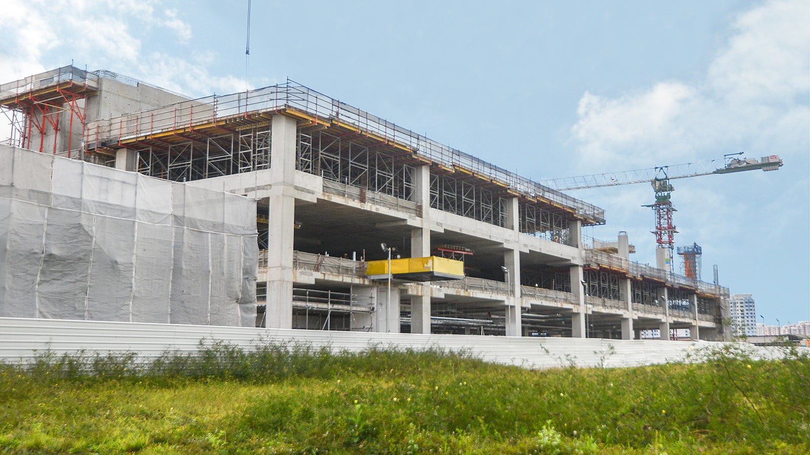 Large PD 8 Tables are designed to maximize workers' productivity resulting in lesser handling.