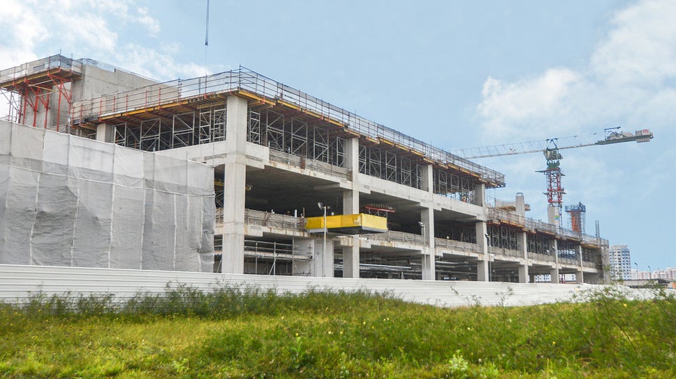 Large PD 8 Tables are designed to maximize workers' productivity resulting in lesser handling.