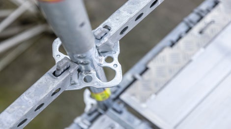 PERI ha optimizado los componentes principales del kit de andamios PERI UP para facilitar el trabajo en la obra. El peso de los componentes, el alcance funcional y los requisitos logísticos fueron el foco de un mayor desarrollo. Sin embargo, la compatibilidad con los materiales PERI UP existentes sigue siendo posible.