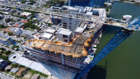 More than a dozen MULTIPROP towers of varying heights provided support for constructing the rooftop ribbon more than 500 feet above<br/>ground.