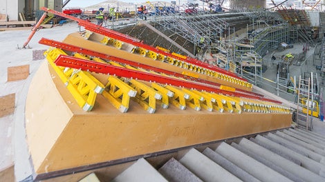 During the planning phase, the use of system components, e.g. GT 24 girders or VARIOKIT steel walers, is maximized.