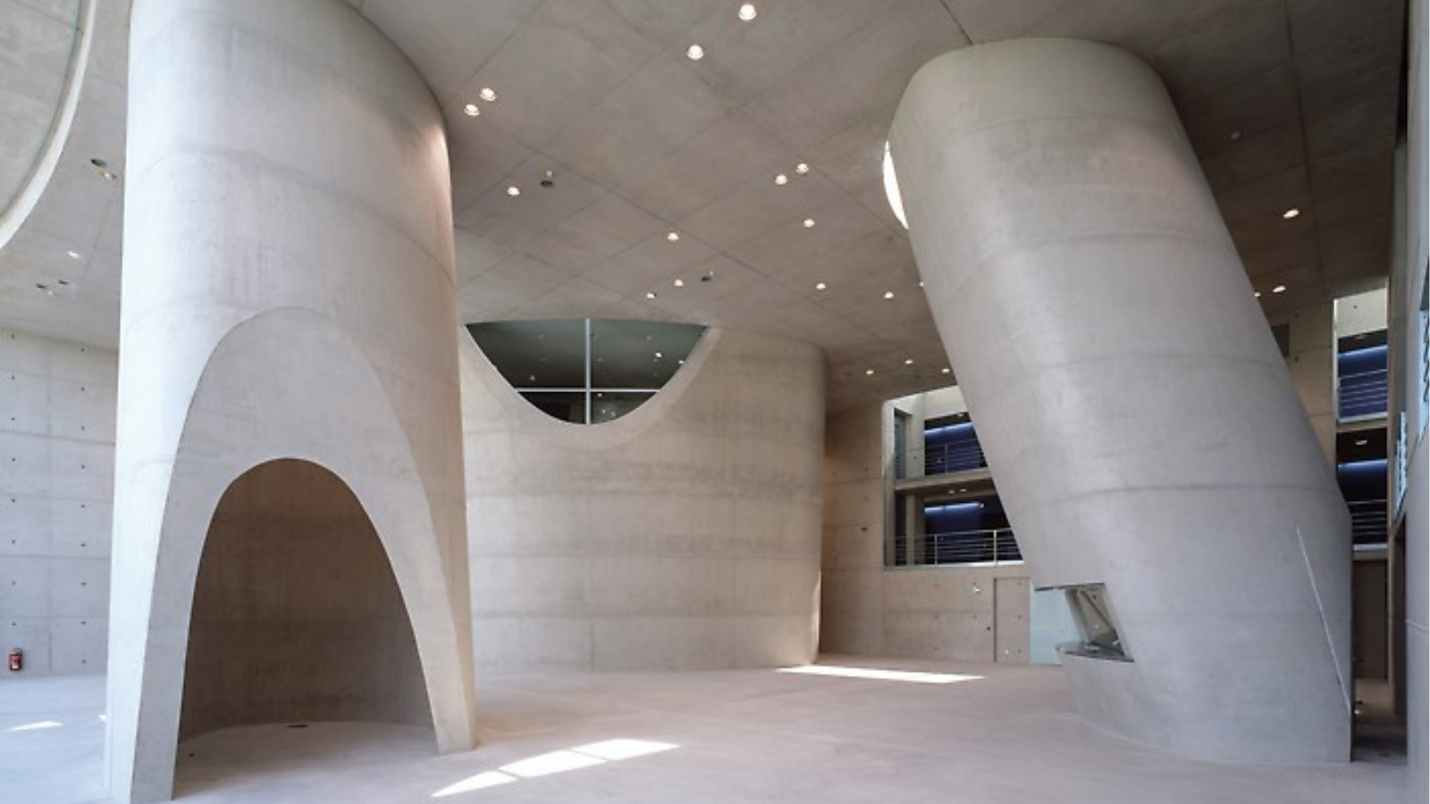 Superfici "faccia a vista " al Galileo Satellite Control Centre di Oberpfaffenhofen, in Germania