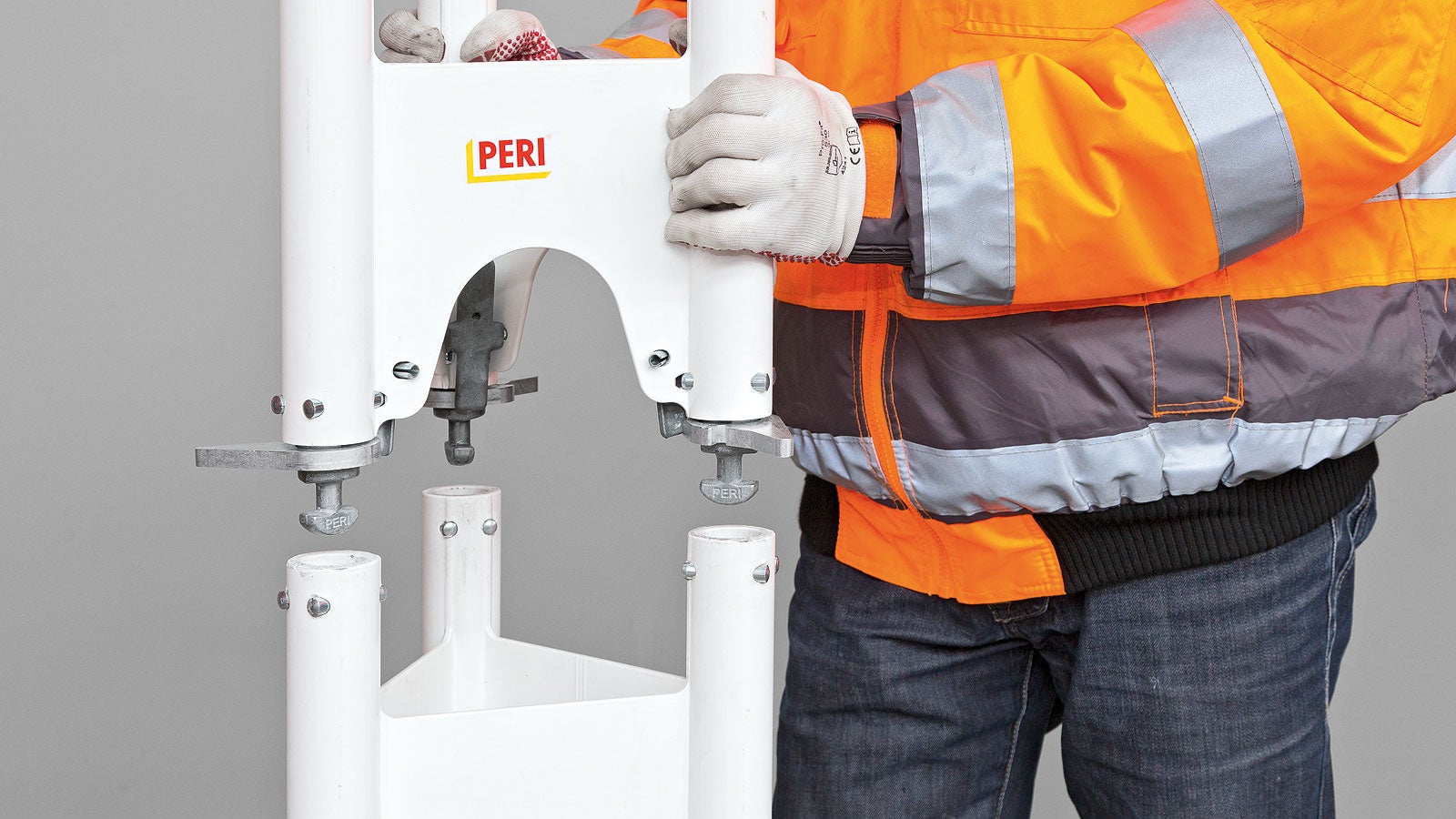 The HD prop sections are simply placed on top of each other and connected by turning the chord couplers.<br/>