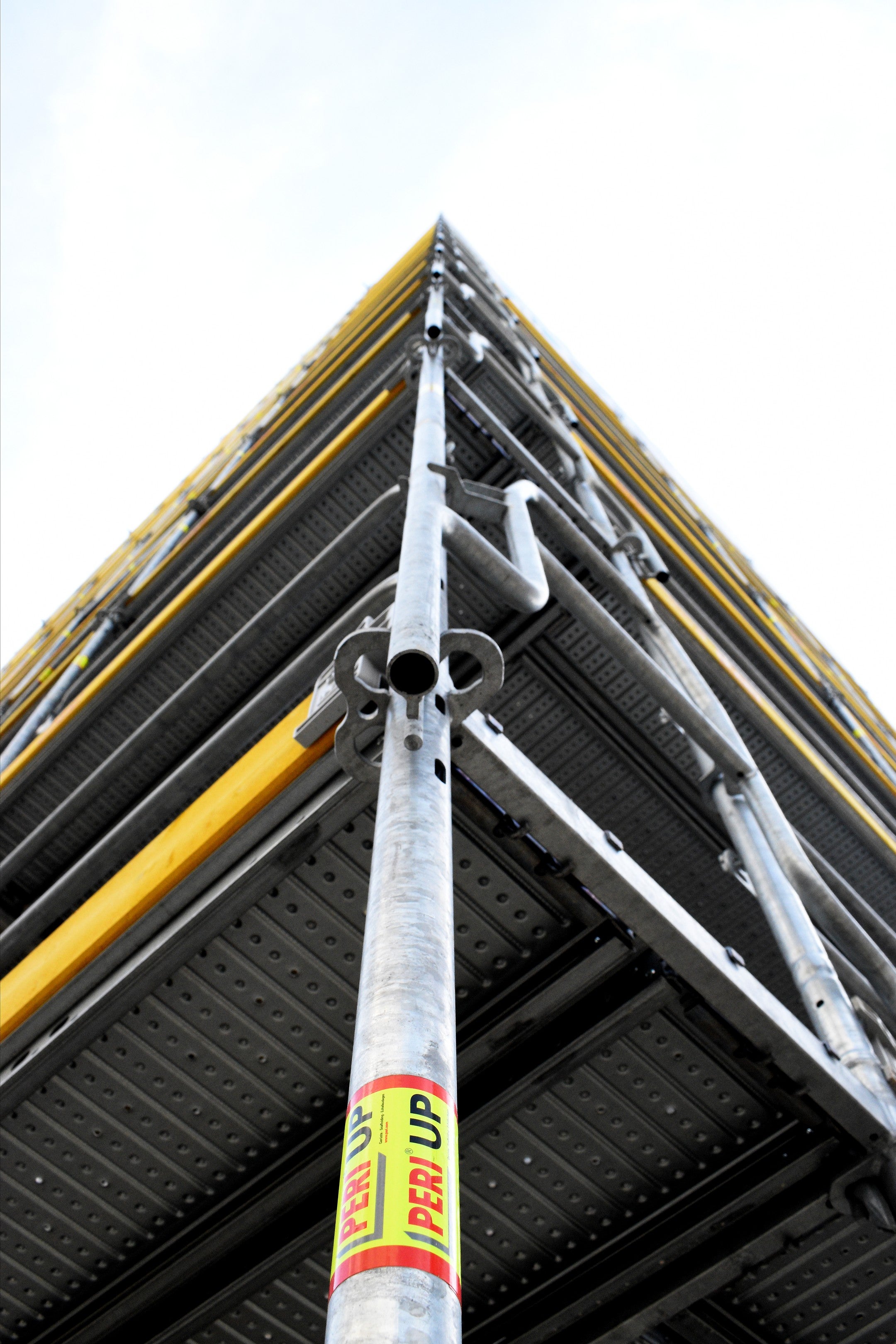 Фасадно скеле от система PERI UP Easy