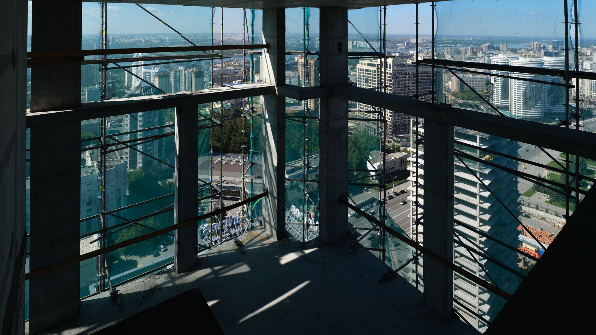 Возможность оперативной и поэтапной поставки лесов в аренду, позволила клиенту снизить затраты на оборудование