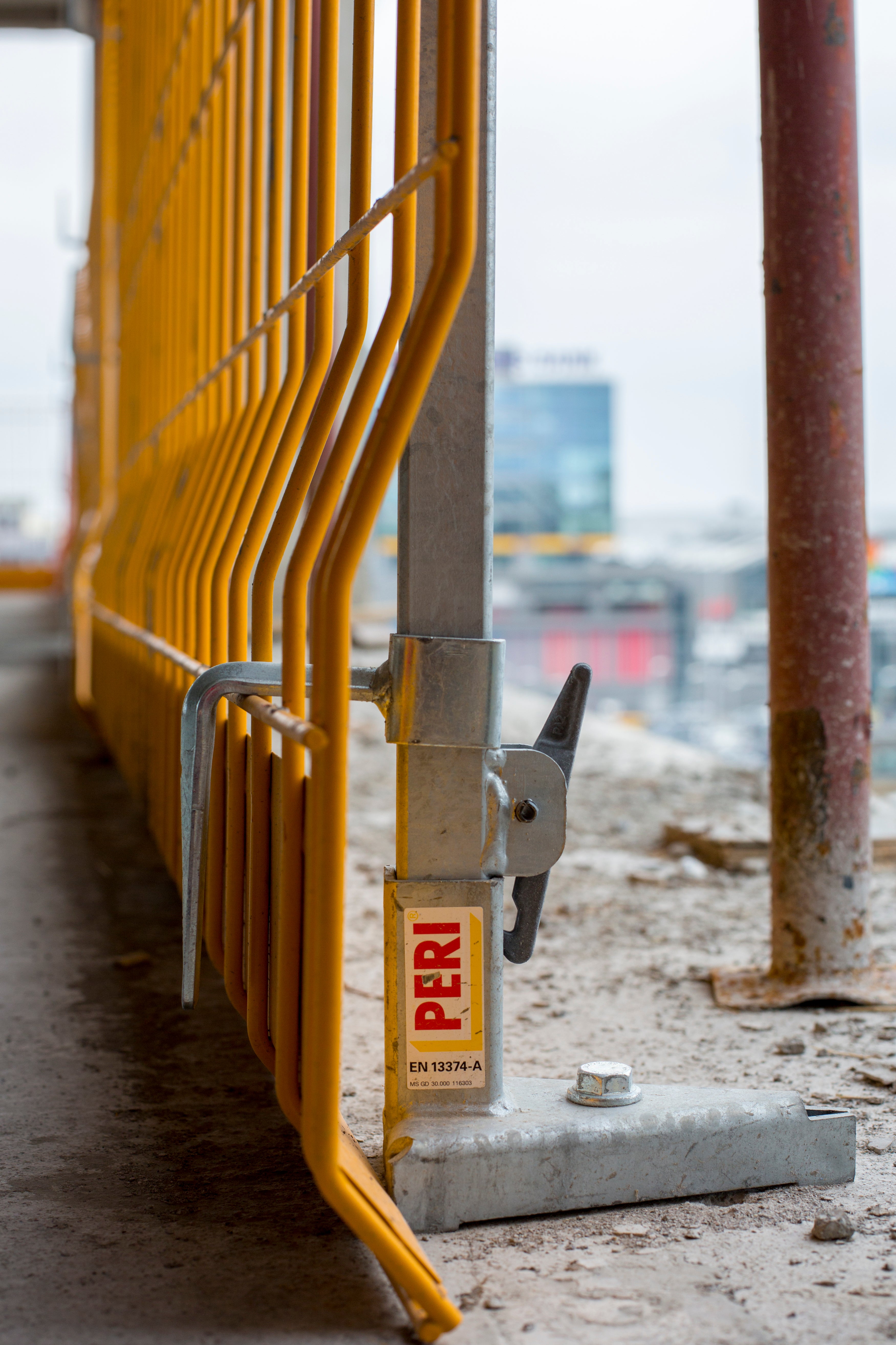 Изграждане на жилищна сграда в ж.к. "Изток" - Приложение на иновативния панелен кофраж PROKIT за пръв път в България