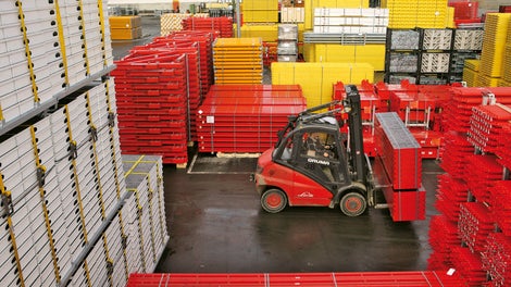 In Germania, PERI dispone di 9 sedi logistiche ad alte prestazioni e consegna in modo affidabile il materiale a noleggio presso il luogo di utilizzo.