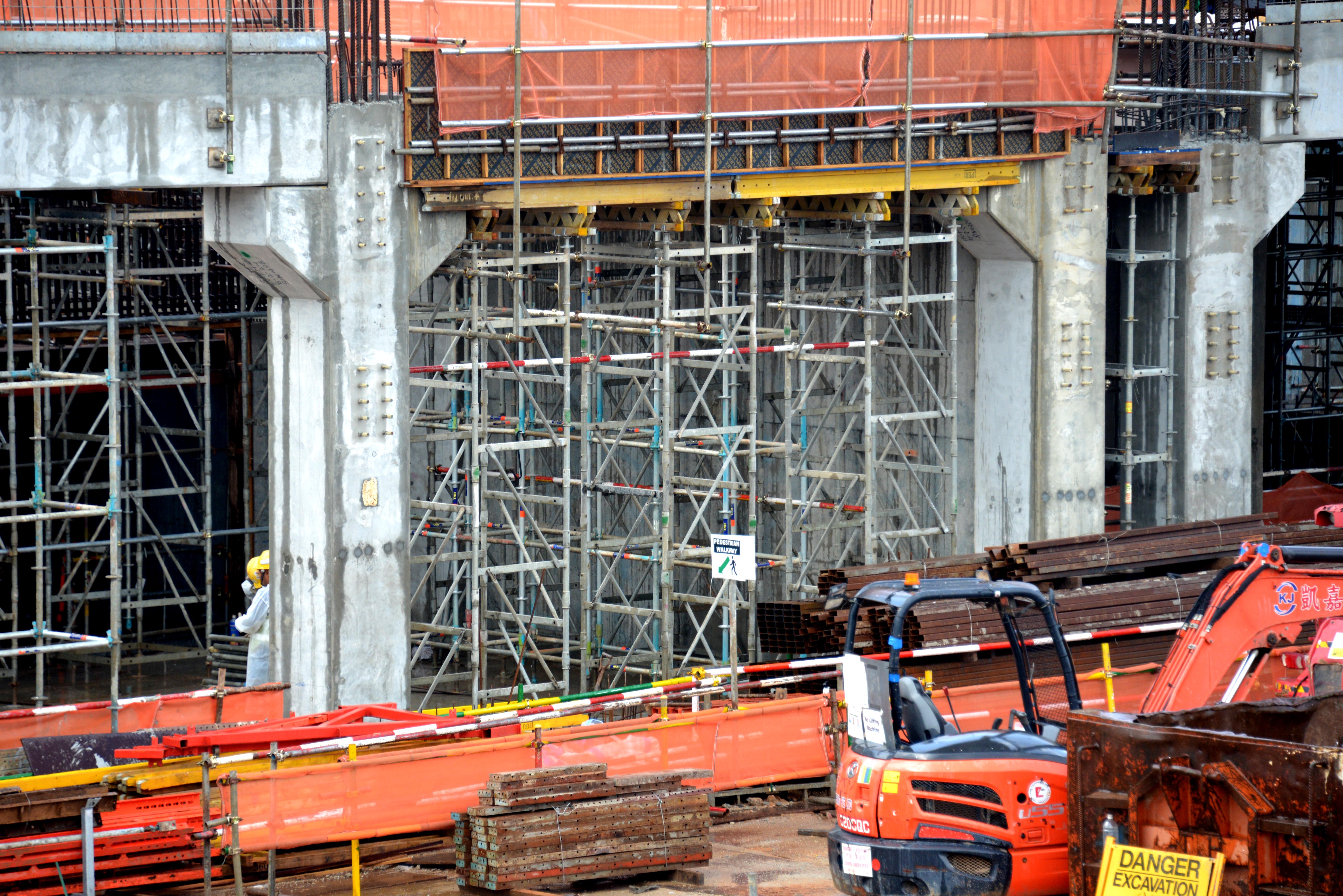 ST 100 Stacking Tower as shoring for beam and slab with a shoring height of 5.9 meters