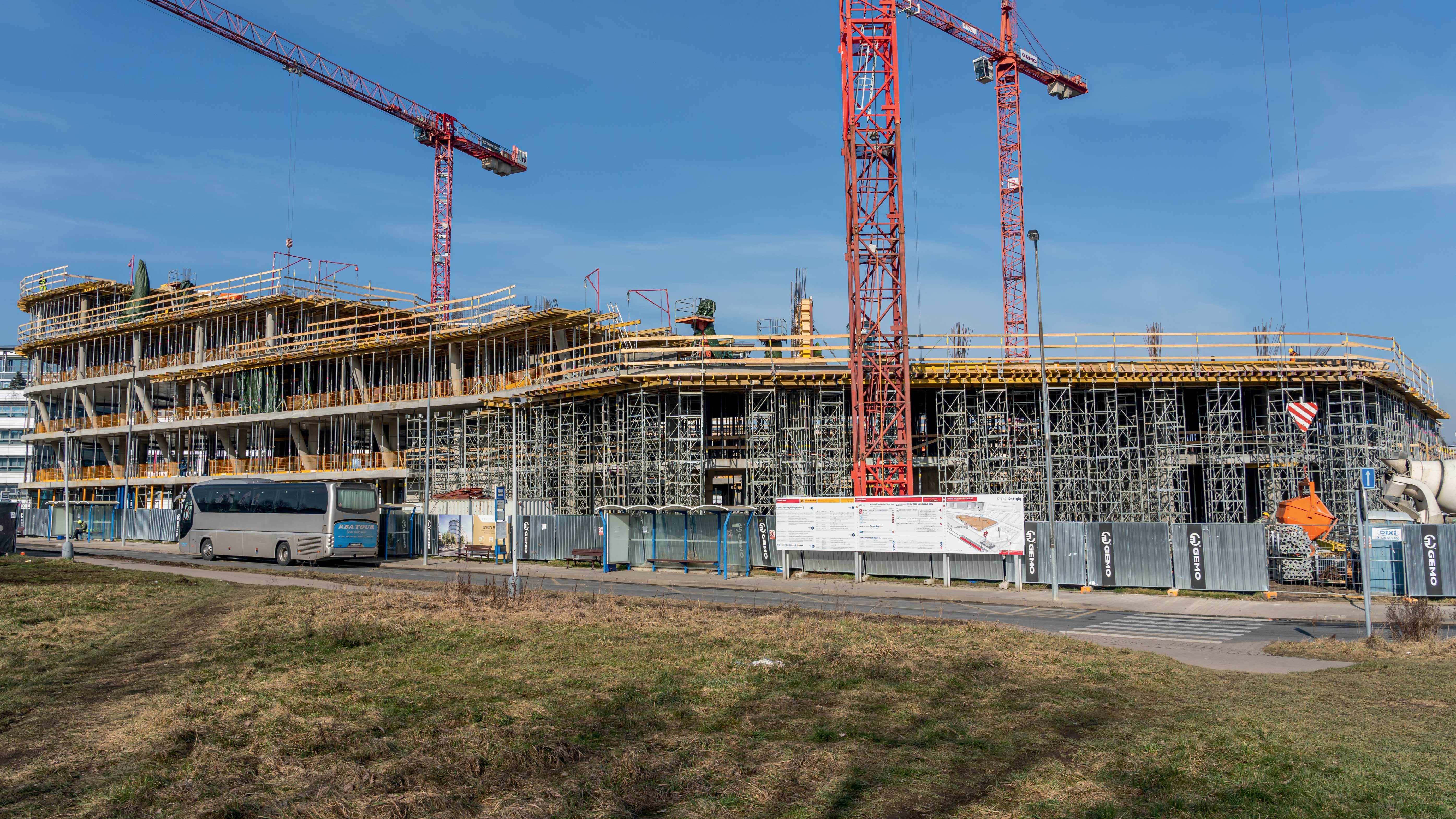 Administrativní budova Roztyly Plaza, Praha