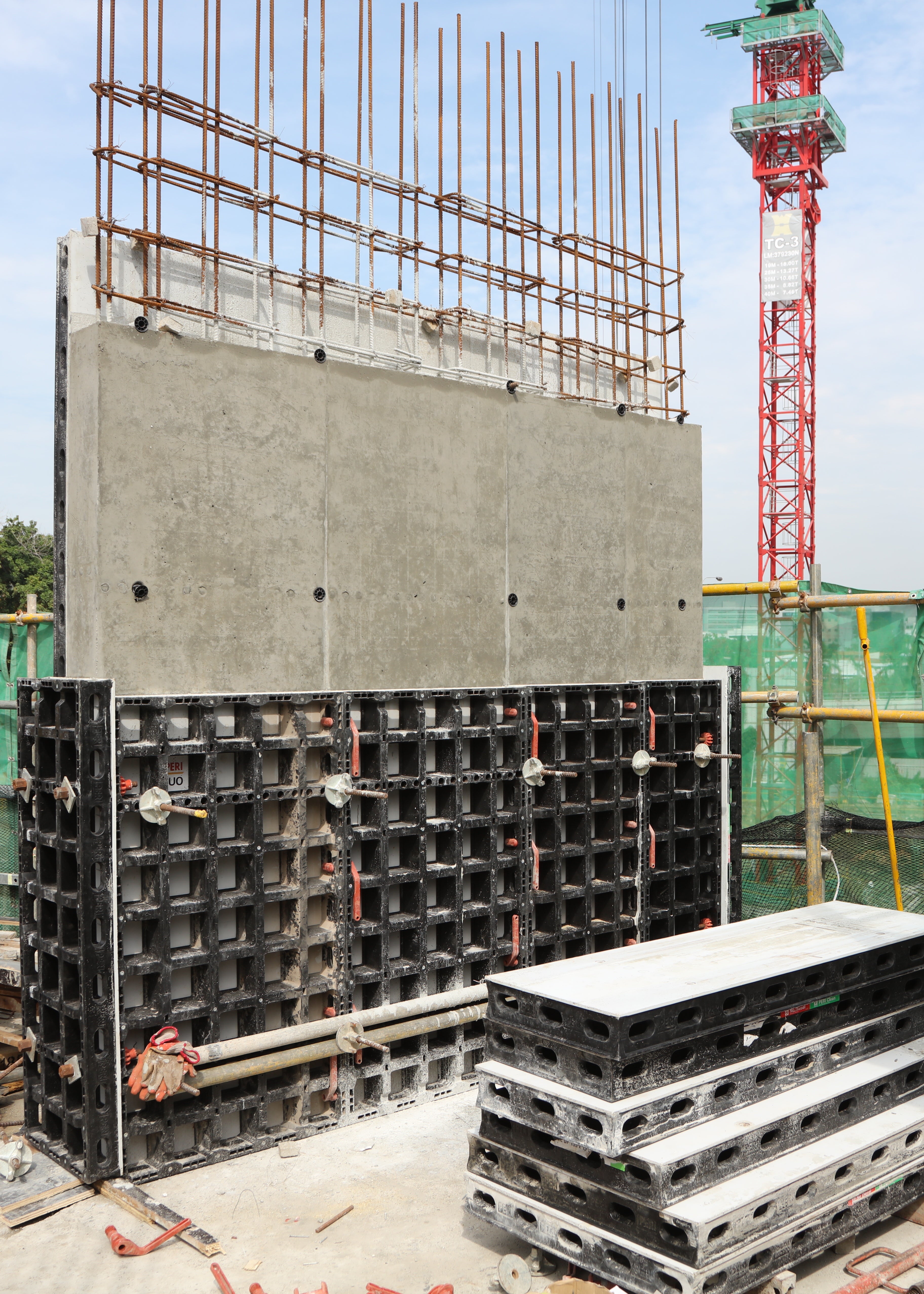 DUO is made of innovative composite material called polytech.