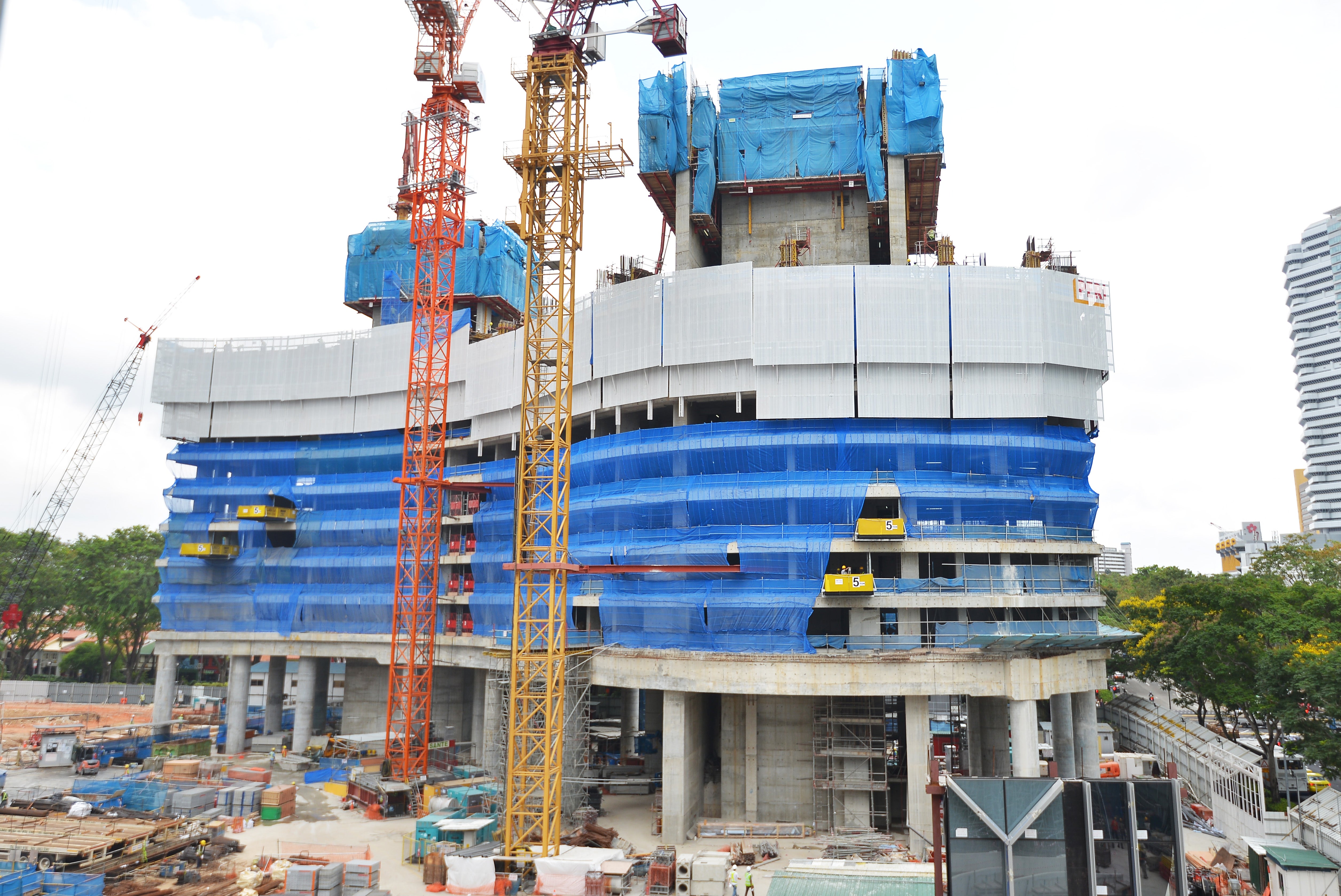 RCS Rail Climbing Systems provides protection at great heights. Even in windy conditions safety at work is ensured.