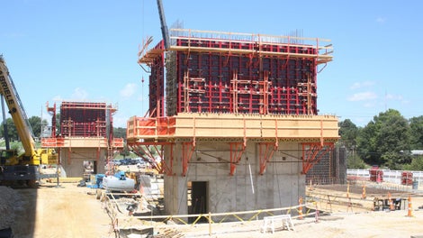 MAXIMO’s uniform tie pattern creates an appealing concrete finish