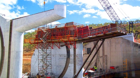 Ross Dam sluice gate pier cantilever.