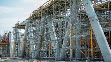 Podupiranje rubne grede PERI UP Rosett Flex nosivom skelom