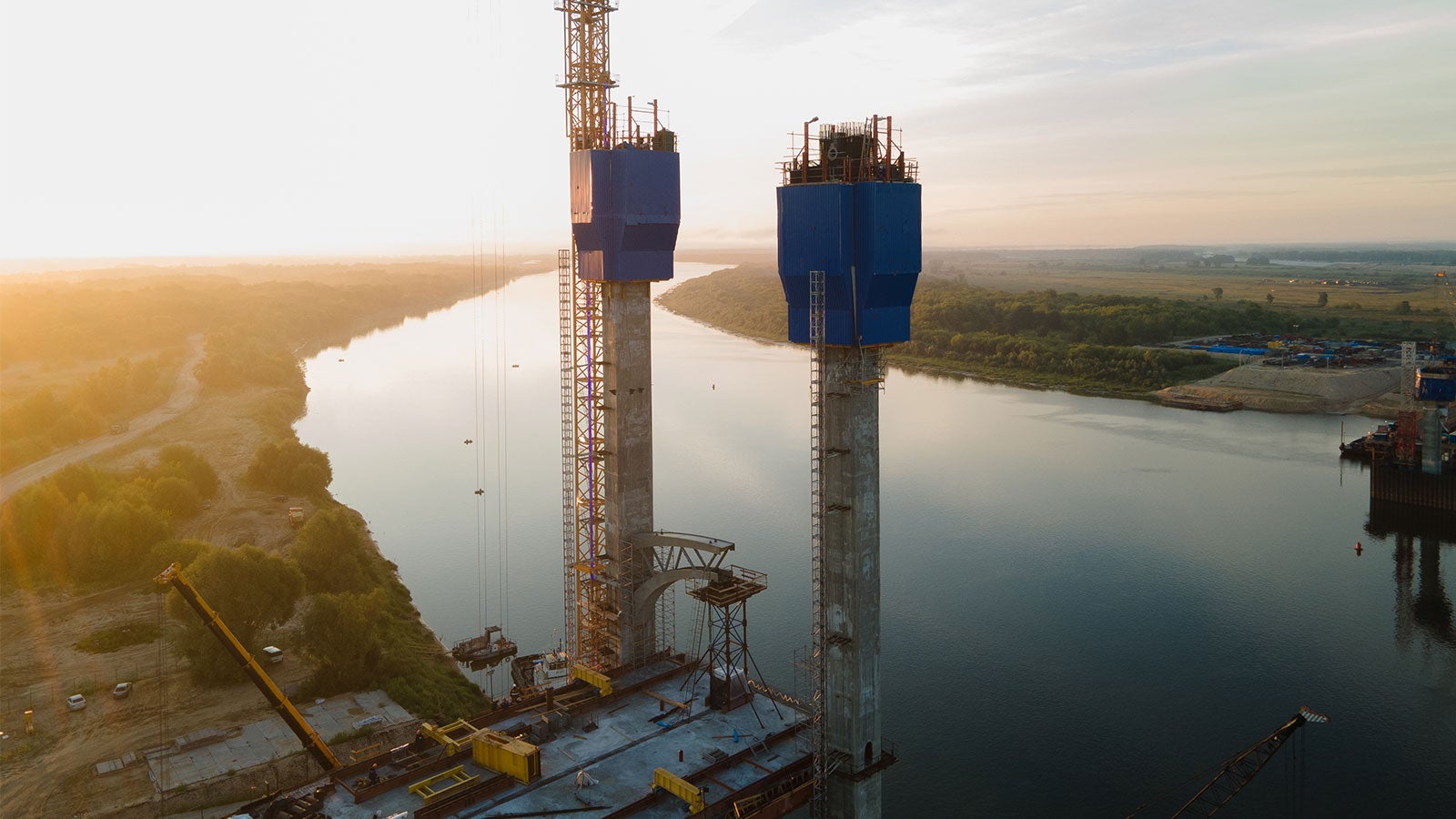  Система RCS обеспечивала безопасный доступ к внутренней опалубке TRIO MR и поднималась без участия крана 