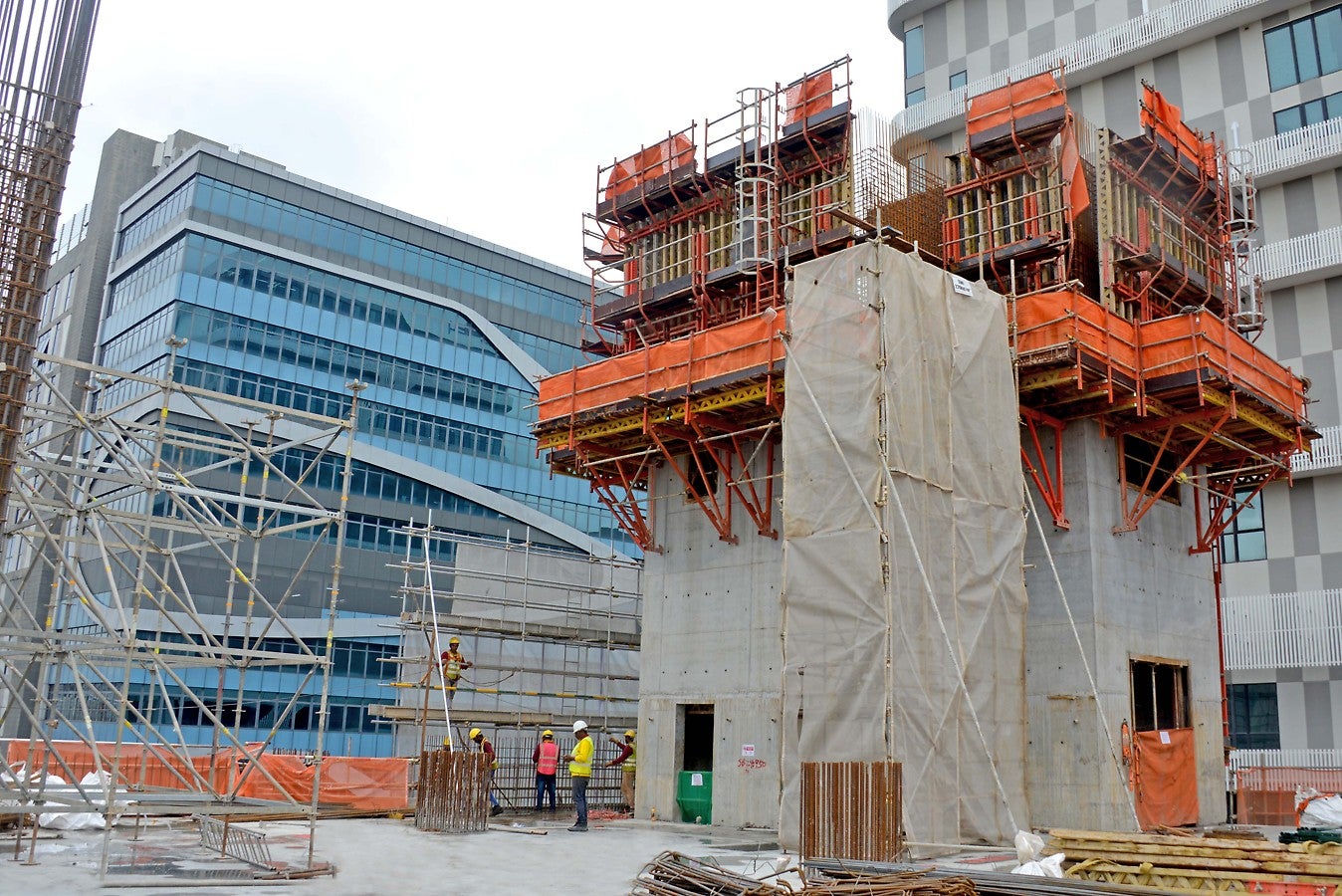 VARIO Wallform with climbing bracket was supplied for 8 casting height 