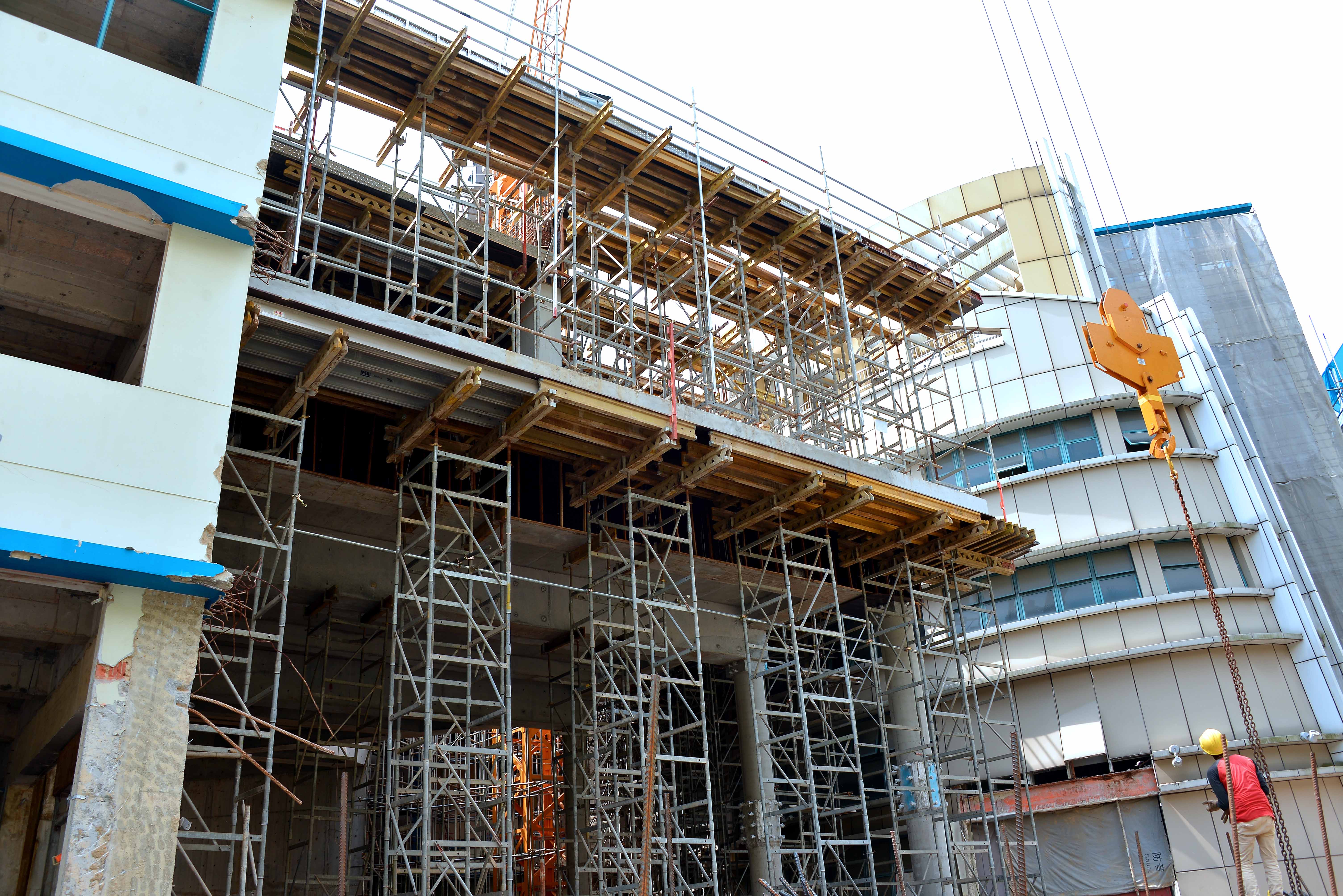 ST 100 high shoring of 8.5m height