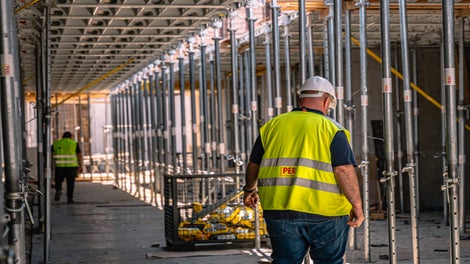 PERI супервайзор по време на съдействие за изпълнението.