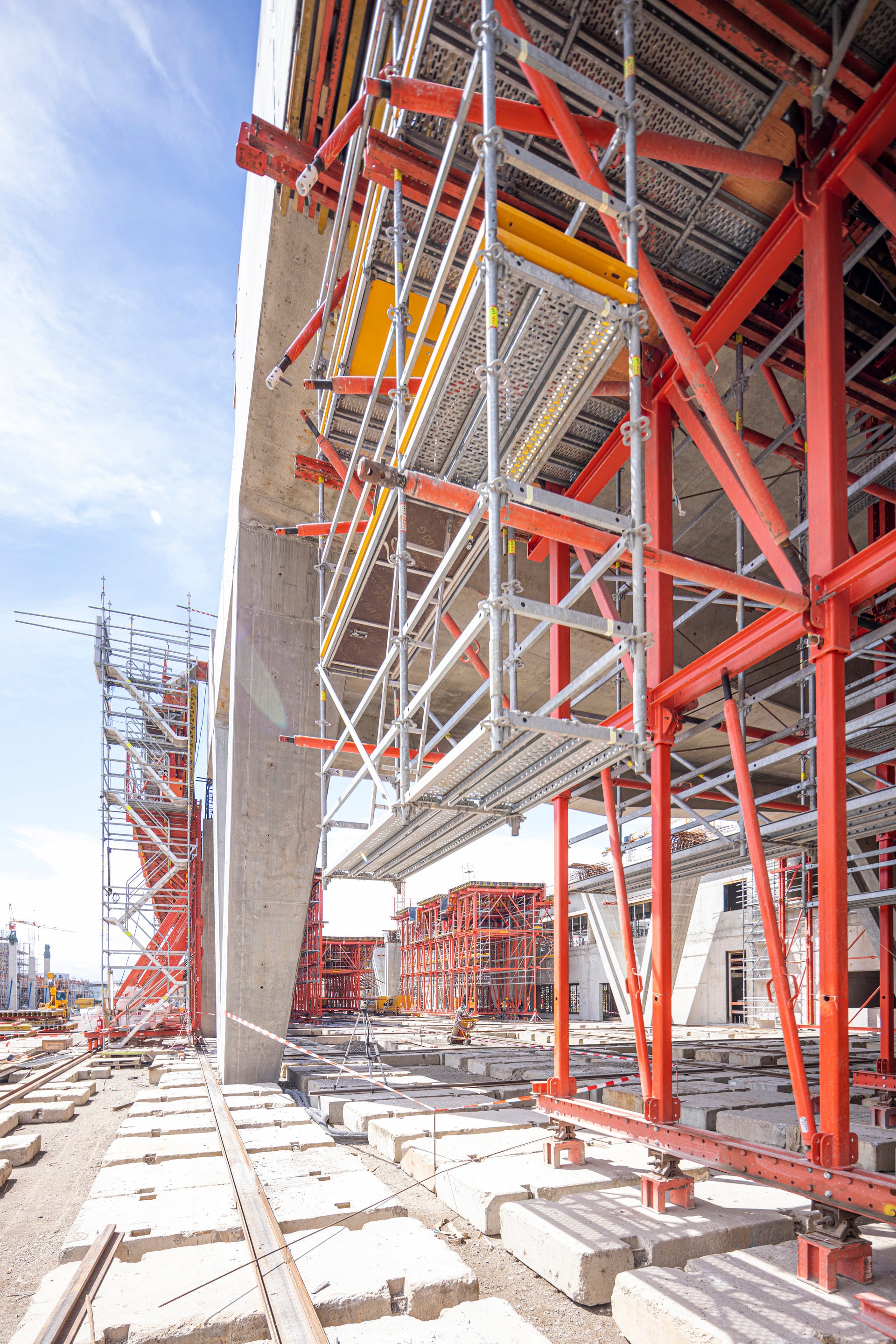Die Arbeitsfläche lässt sich in Abständen von 25 cm bauen.<br/>