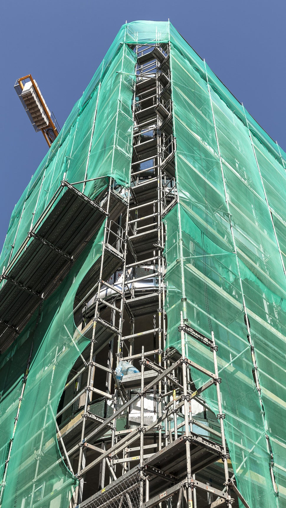 Spoločnosť PERI sa na realizácii projektu podieľala dodávkou modulového lešenia PERI UP Rosett a fasádneho lešenia PERI UP T 72 v celkovom množstve 4 100 m².