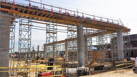 La versatilidad de la Torre ST-100, con su bastidor de ensamblaje de 50 cm de alto permitió adaptarse fácilmente a cualquier altura.