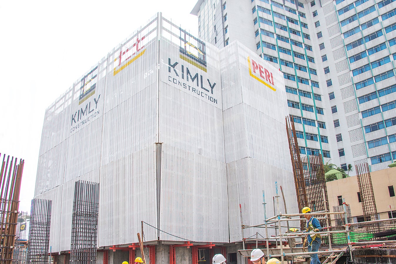 Still, on the second level, RCS Protection Panels are used to provide a gap-free protection for work carried out on the shell floors.