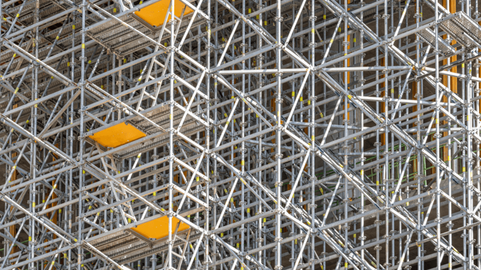 Unser PERI UP Gerüstbaukasten vereint die Welt aus Fassadengerüst und Modulgerüst und ebnet somit mit nur einem System den Weg in die moderne Gerüstwelt. Damit ist PERI UP die richtige Lösung für nahezu alle Anwendungen. 