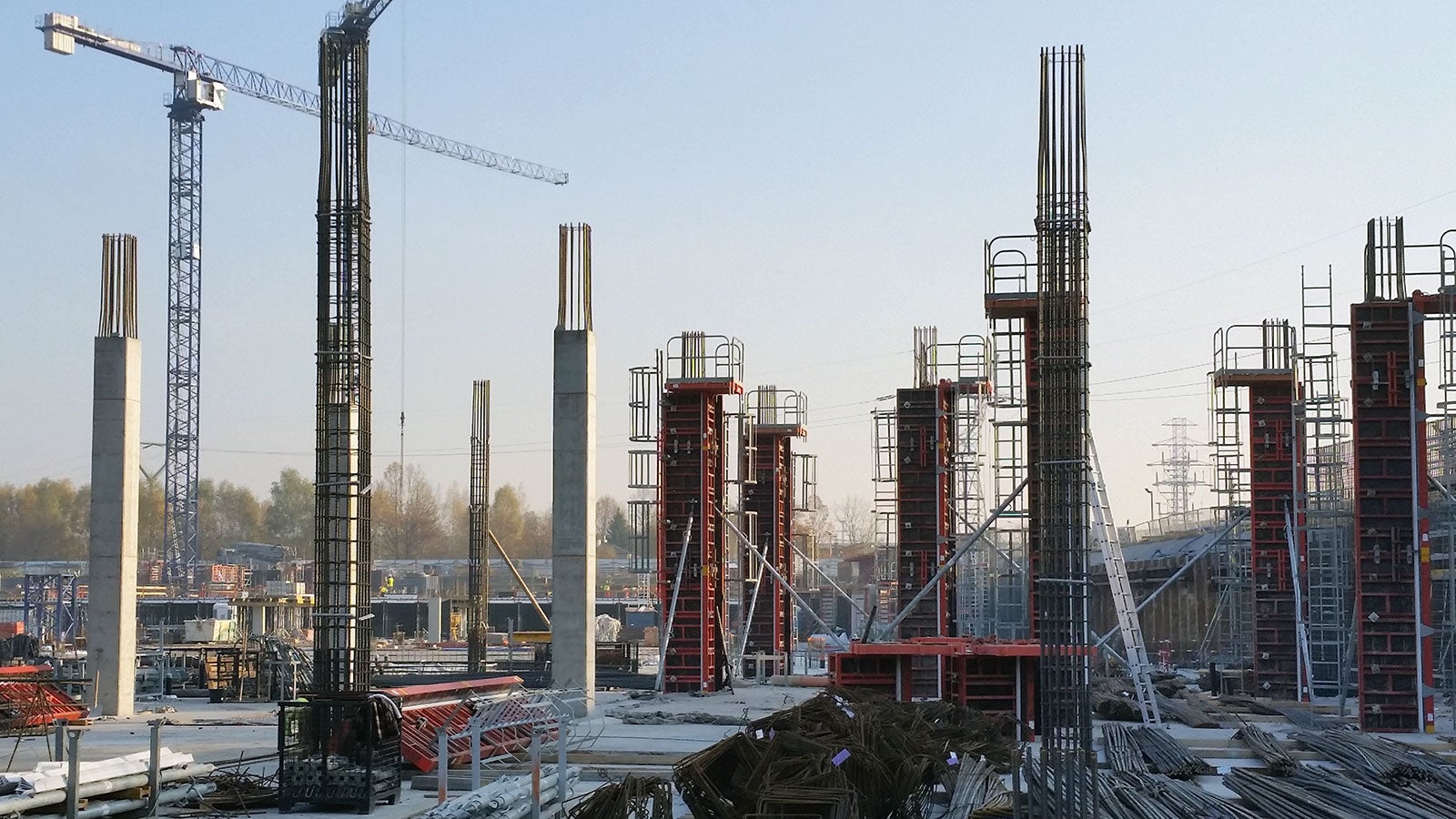 Bezpieczne formowanie słupów podziemia Galerii Północnej za pomocą systemu PERI TRS