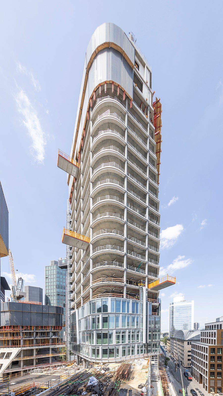 After its planned completion in 2025, the tower quartet will change the face of the German metropolis of Frankfurt with its pioneering architecture and sustainable urban development concept.