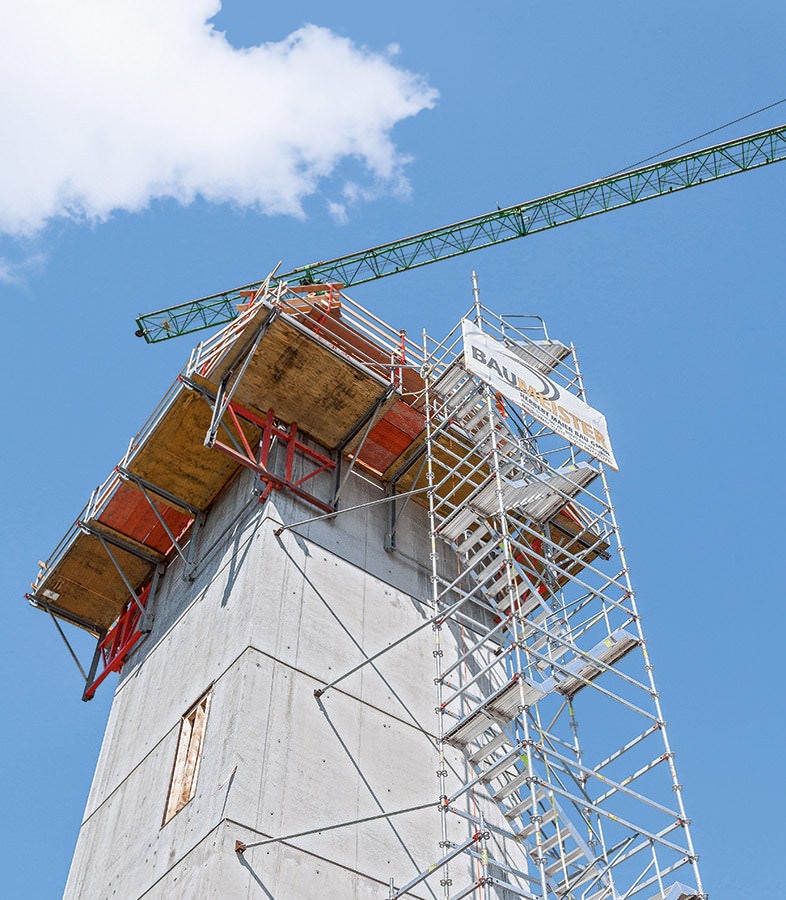 Pomost składany narożny może być stosowany jako lewy i prawy. Dostarczany jest w komplecie z ramą pomostu narożnego.<br/>