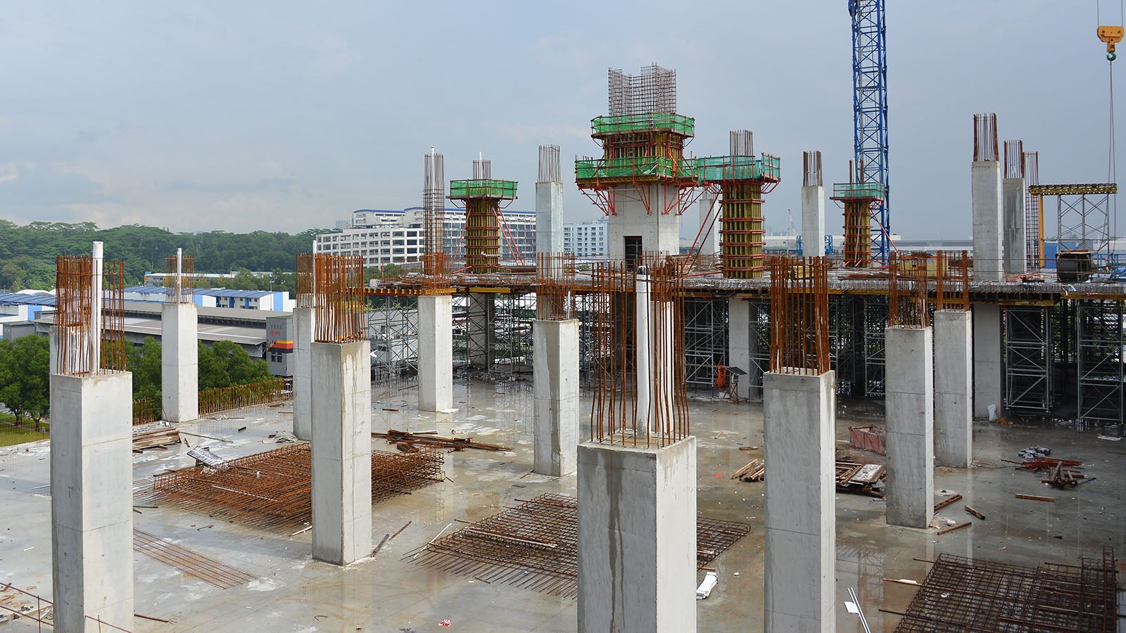 Columns | VARIO GT 24 Column Formwork - continuously adaptable, for architectural concrete surfaces and high concrete pressures