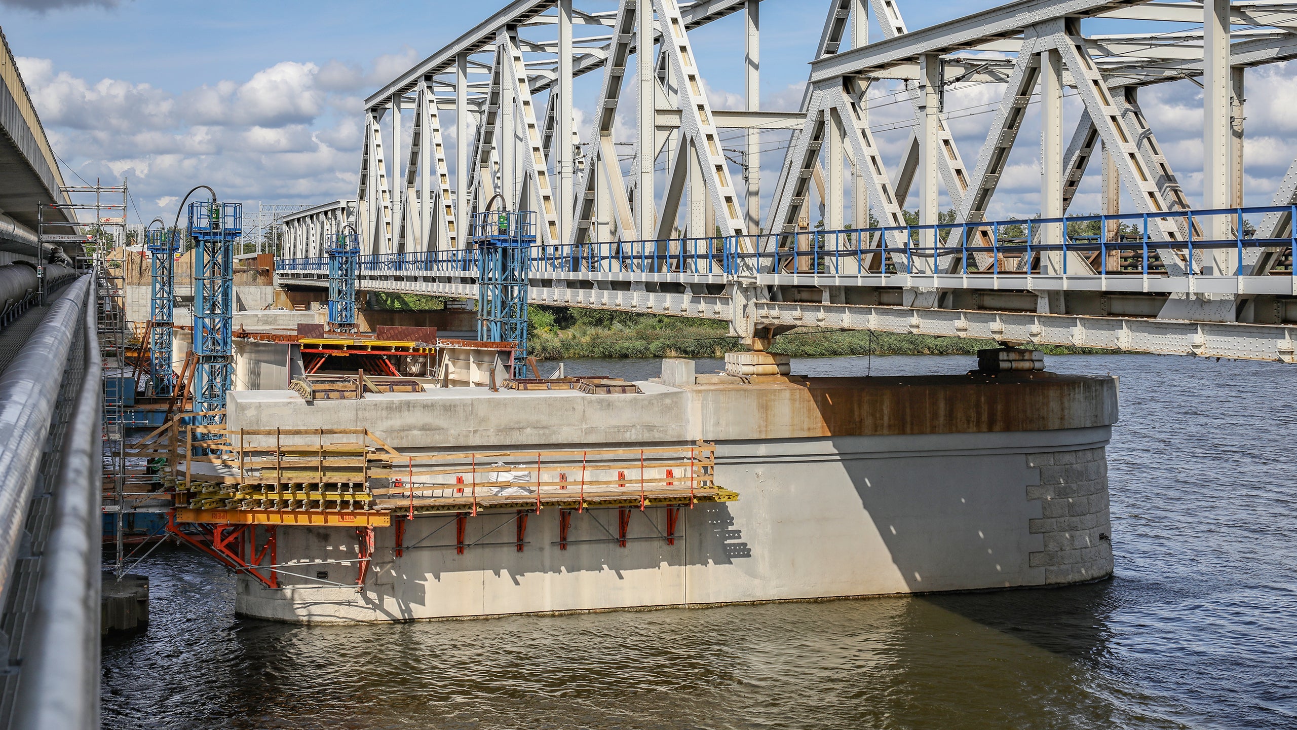 Przebudowa ciągów komunikacyjnych DK 31 - rozbudowa skrzyżowania ul. Floriana Krygiera z ul. Granitową z odcinkiem drogi w kierunku autostrady A6.