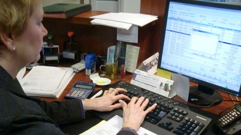 Naast het ontvangen van mensen heeft Wilma veel verschillende werkzaamheden verzorgd bij PERI.