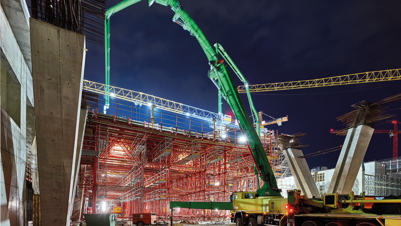 Betonáž prvního betonářského záběru trvala přes 16 hodin.<br/>(Foto: PERI SE)<br/>