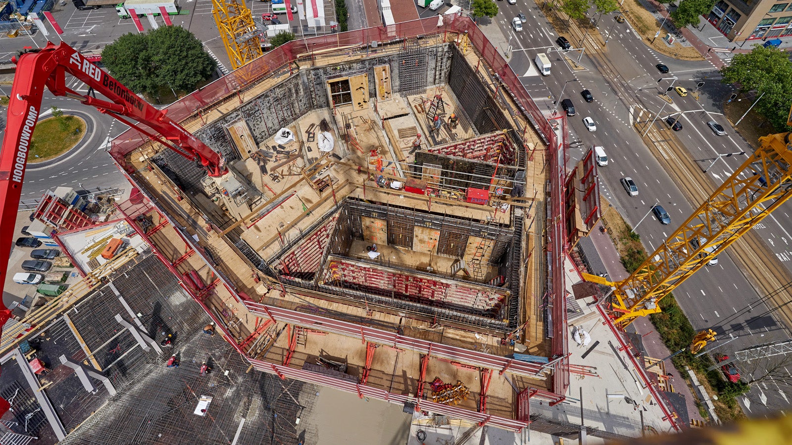 Er werden meerdere PERI producten gebruikt bij de bouw van de kern van het Rai hotel Amsterdam.